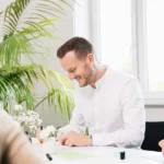 DIVIS Geschäftsführer Hendrik Reger mit weiteren Mitarbeitenden | Deutsche Industrie Video System GmbH